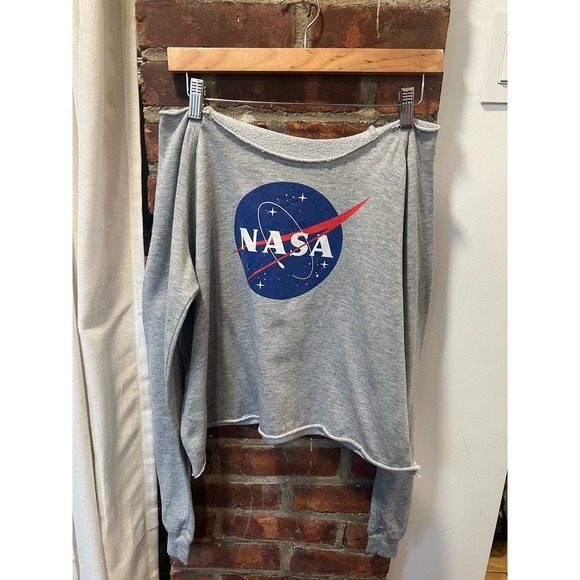 Lot of 2 Kiss Nasa Graphic Cropped Sweat Shirts - Picture 8 of 9